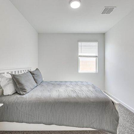 Maricopa Home With Putting Green And Covered Patio! エクステリア 写真