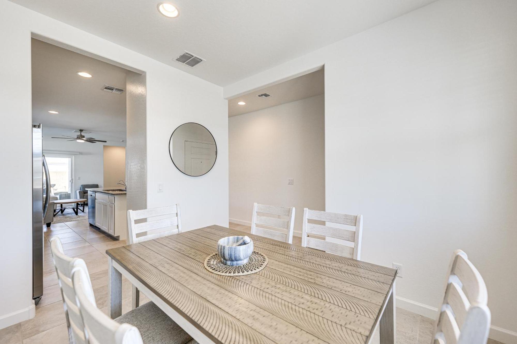 Maricopa Home With Putting Green And Covered Patio! エクステリア 写真