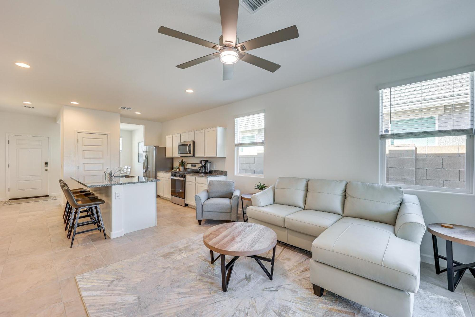 Maricopa Home With Putting Green And Covered Patio! エクステリア 写真