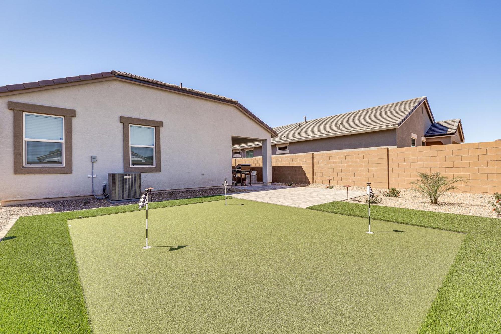 Maricopa Home With Putting Green And Covered Patio! エクステリア 写真